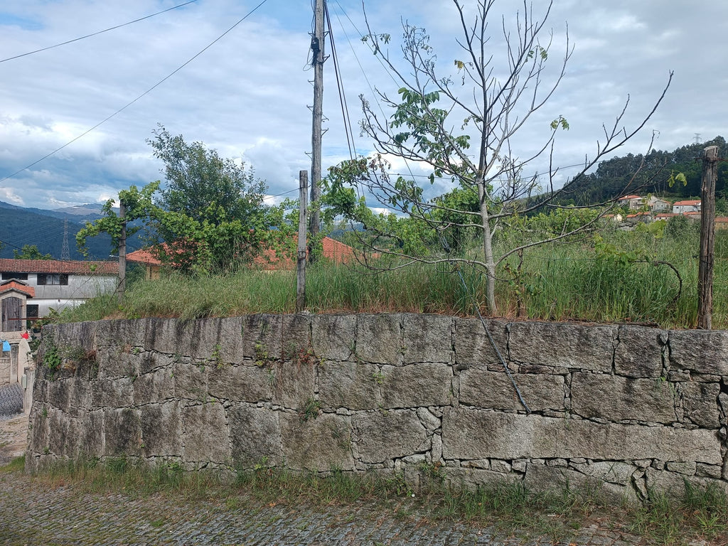 Terreno para construção em Salamonde - Geres