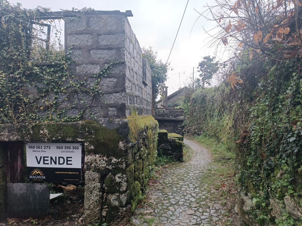 Ruina em Pedra c/ Terreno - O refugio perrfeito em Salamonde, Gerês