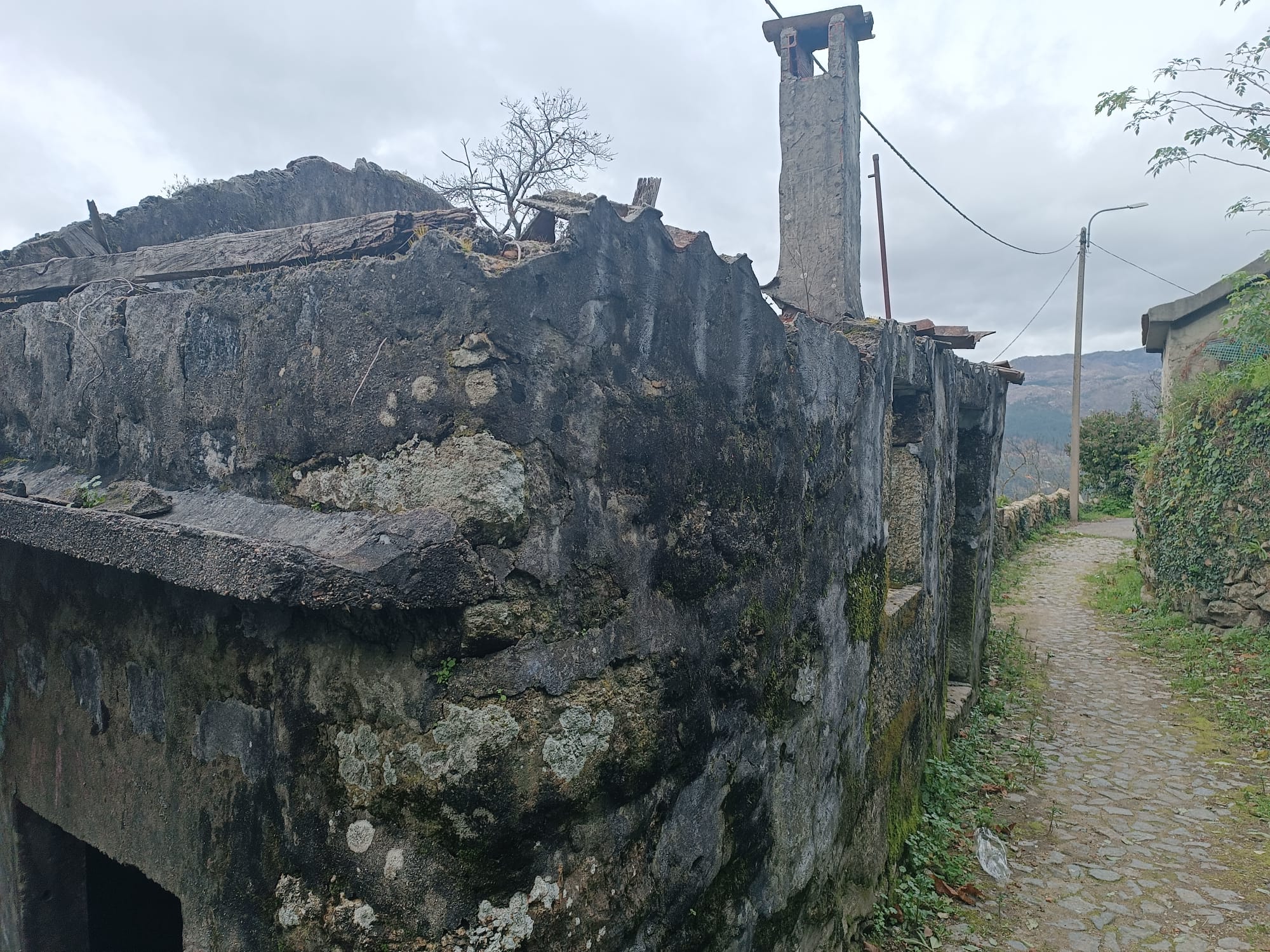 Ruina em Pedra c/ Terreno - O refugio perrfeito em Salamonde, Gerês