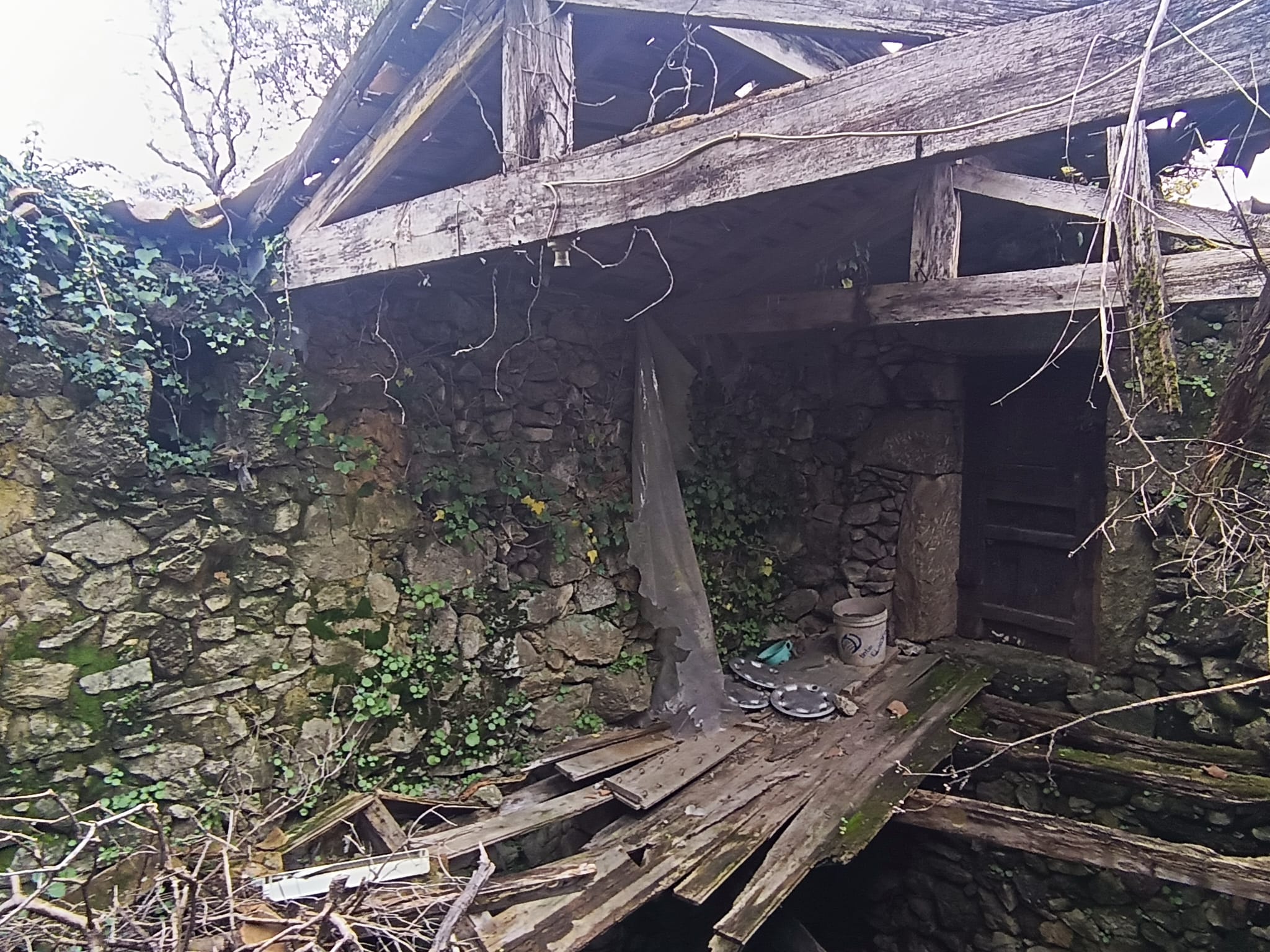 Ruina em Pedra c/ Terreno - O refugio perrfeito em Salamonde, Gerês