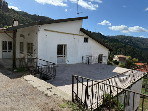 Moradia com Vista para a Albufeira da Caniçada – Ideal para Comércio ou Conversão em Habitação