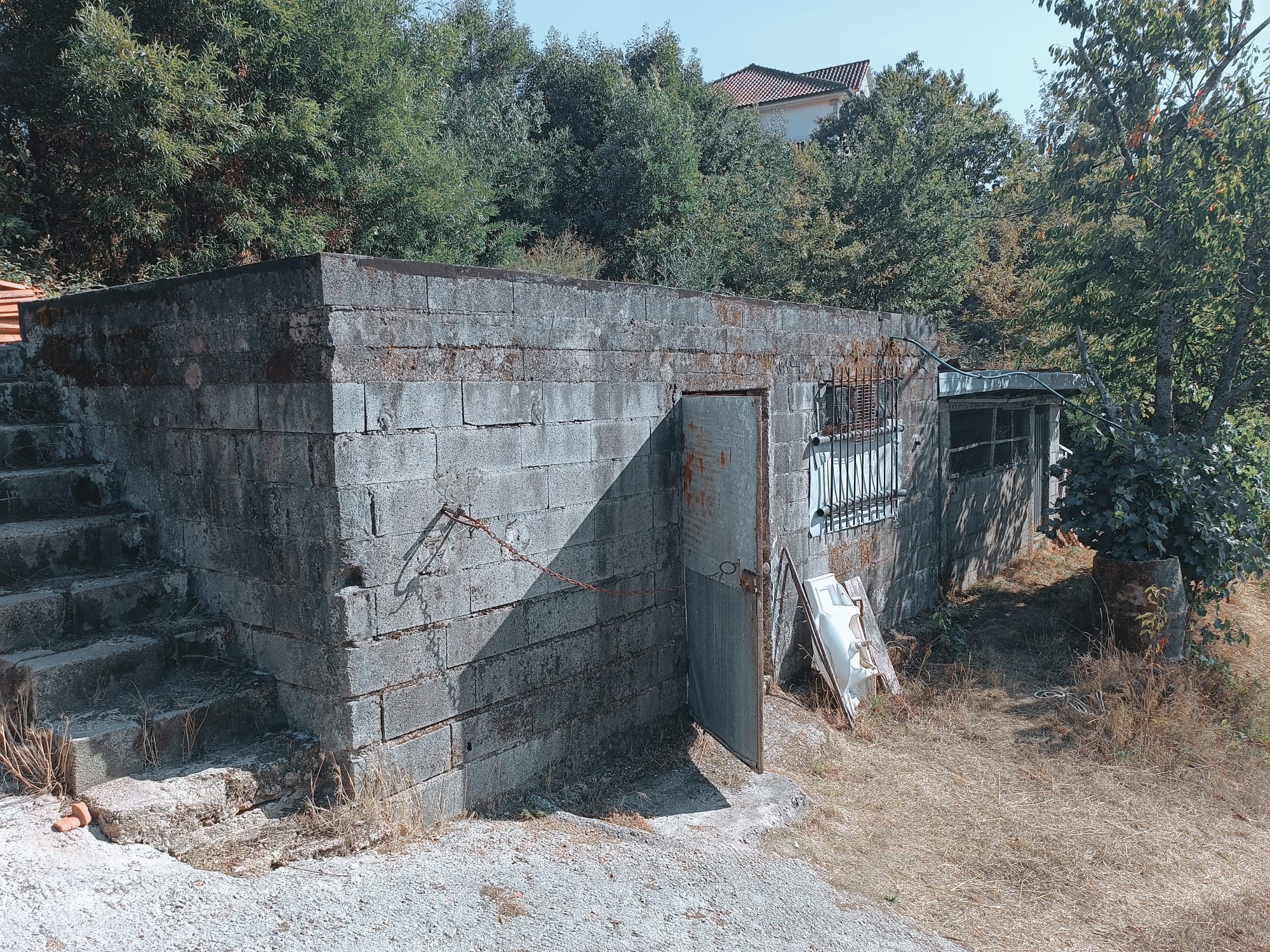 Casa com vistas encantadoras em Salamonde c/ terreno de 7.000m2
