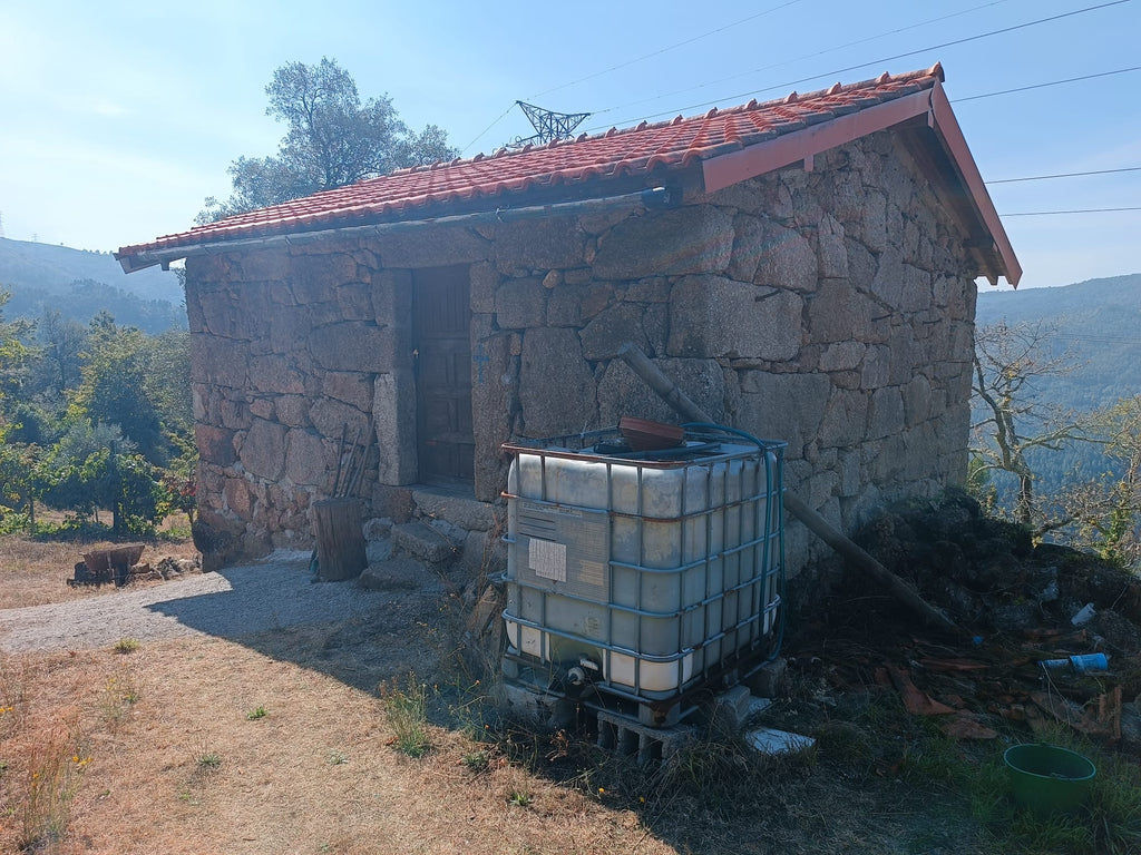 Casa com vistas encantadoras em Salamonde c/ terreno de 7.000m2