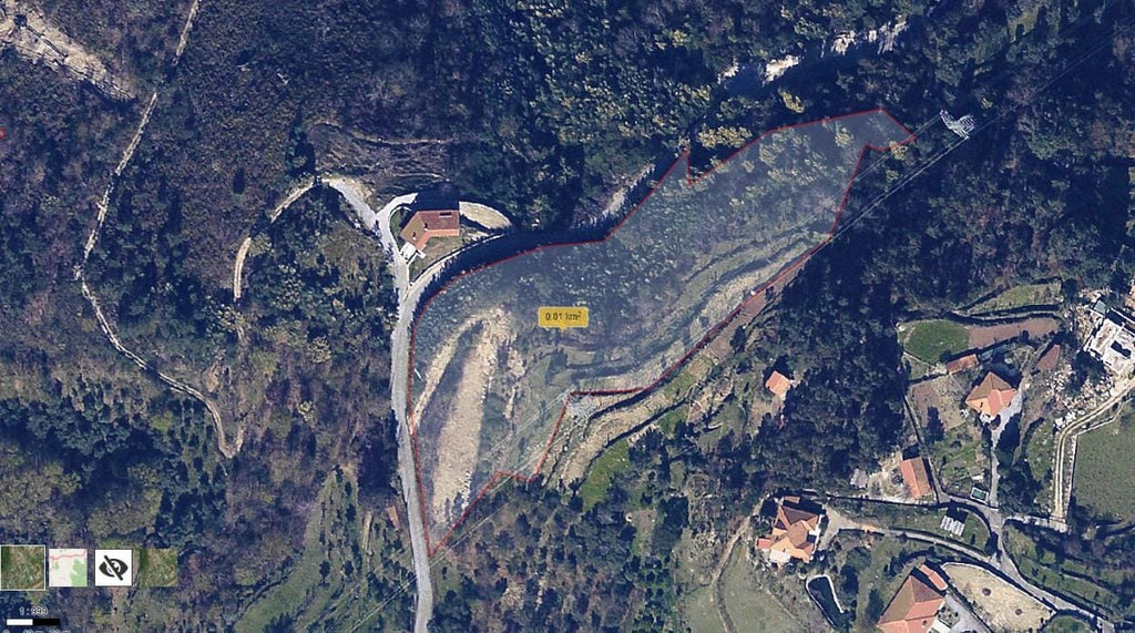 Terreno com 11.000m2 para construção - Aldeamento no Gerês aprovado