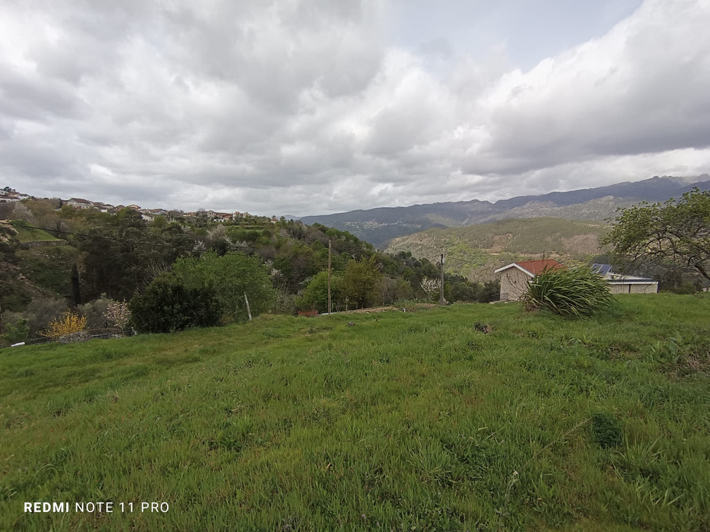 Terreno urbano para construçãp em Salamonde c/ 4.241m2