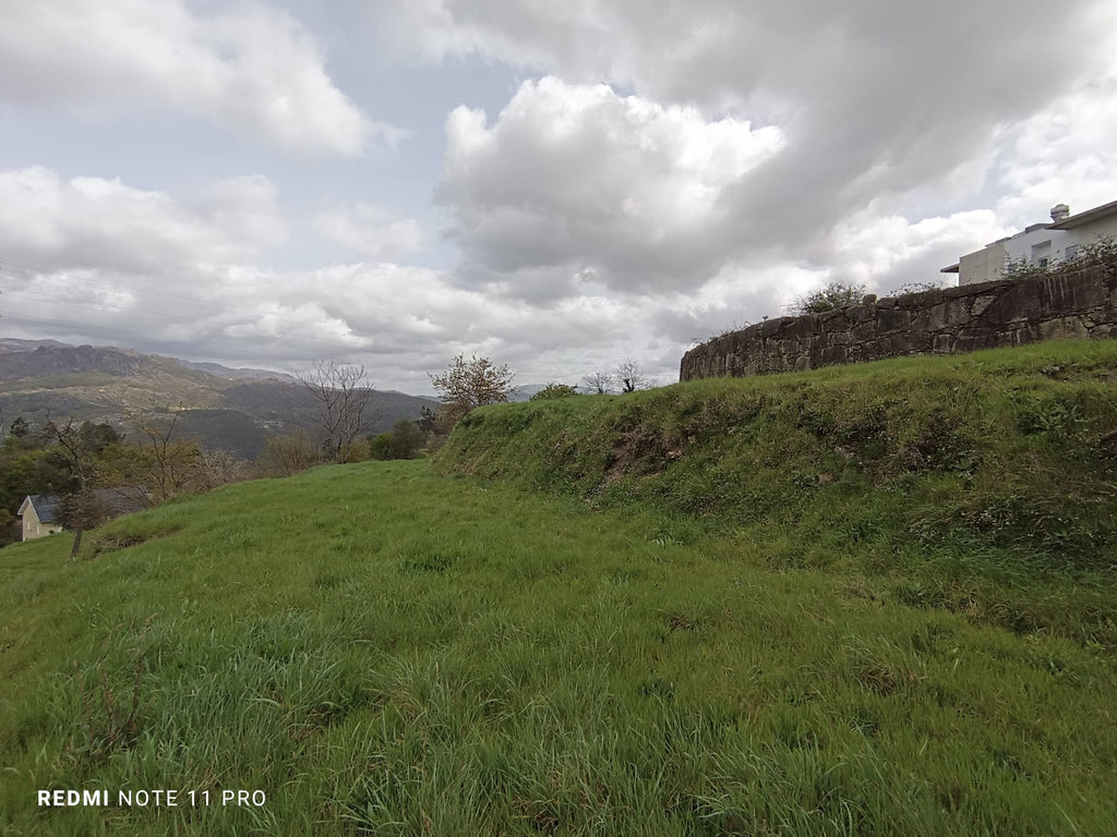 Terreno urbano para construçãp em Salamonde c/ 4.241m2